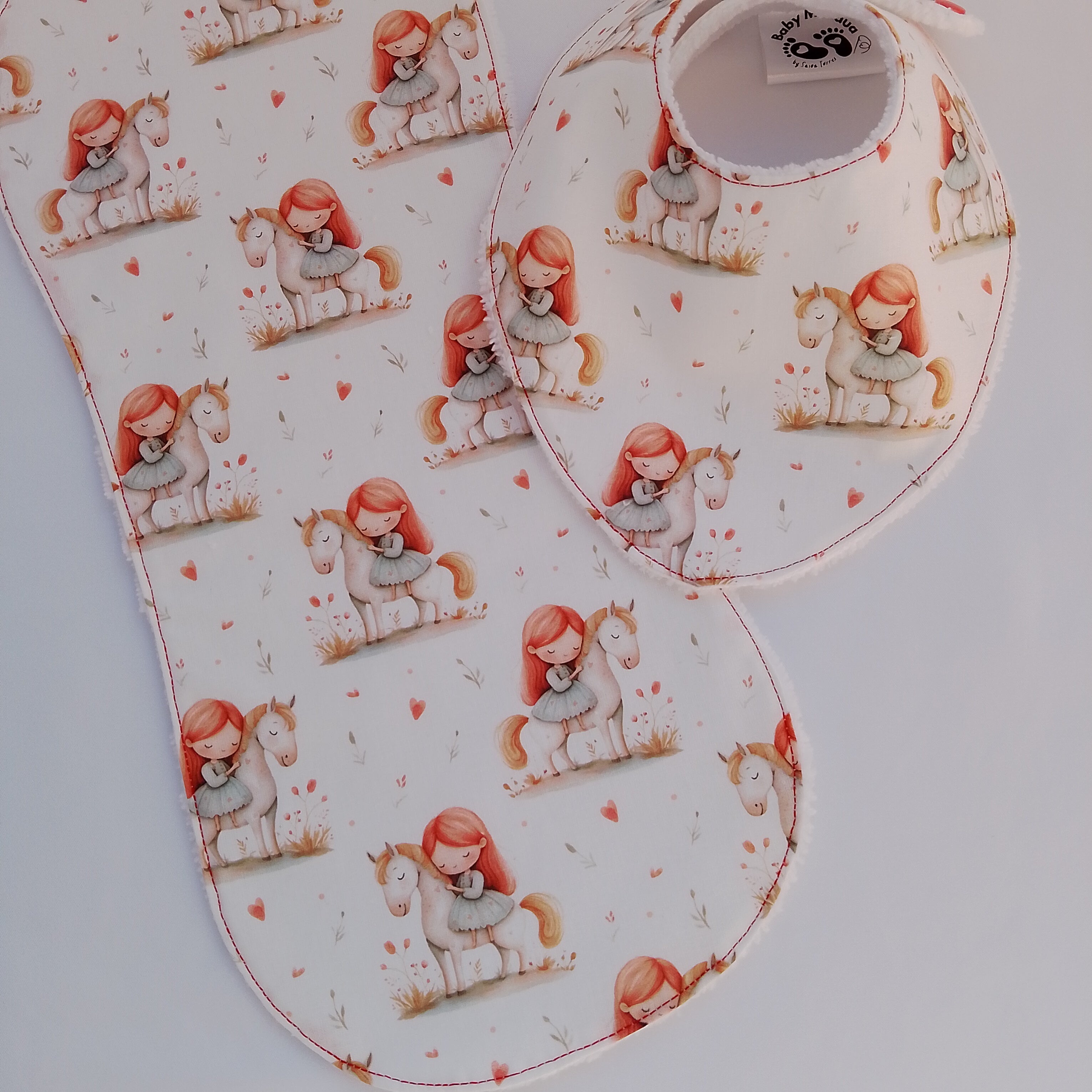 Conjunto de Toalla Hombro y Babero Baba