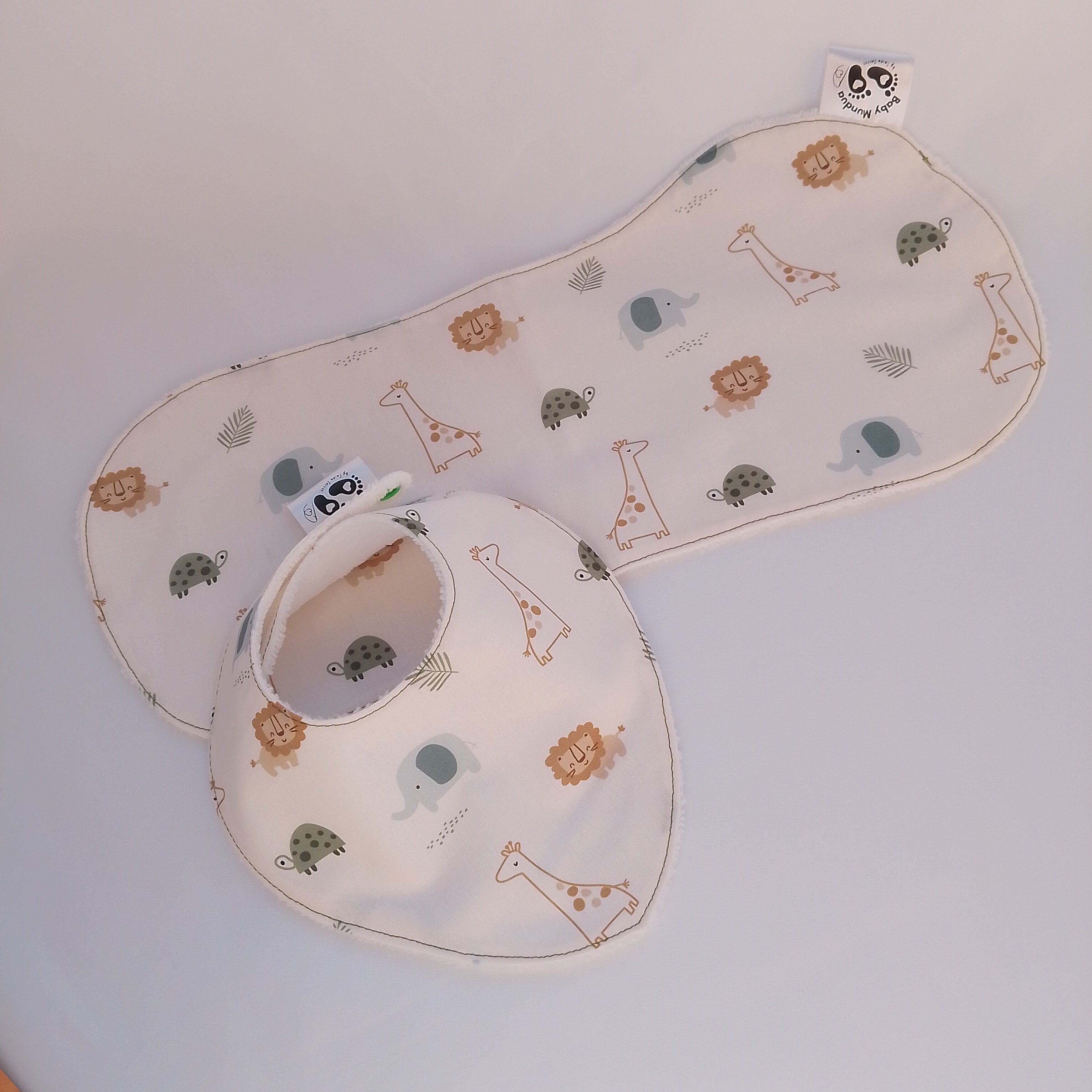 Conjunto de Toalla Hombro y Babero baba