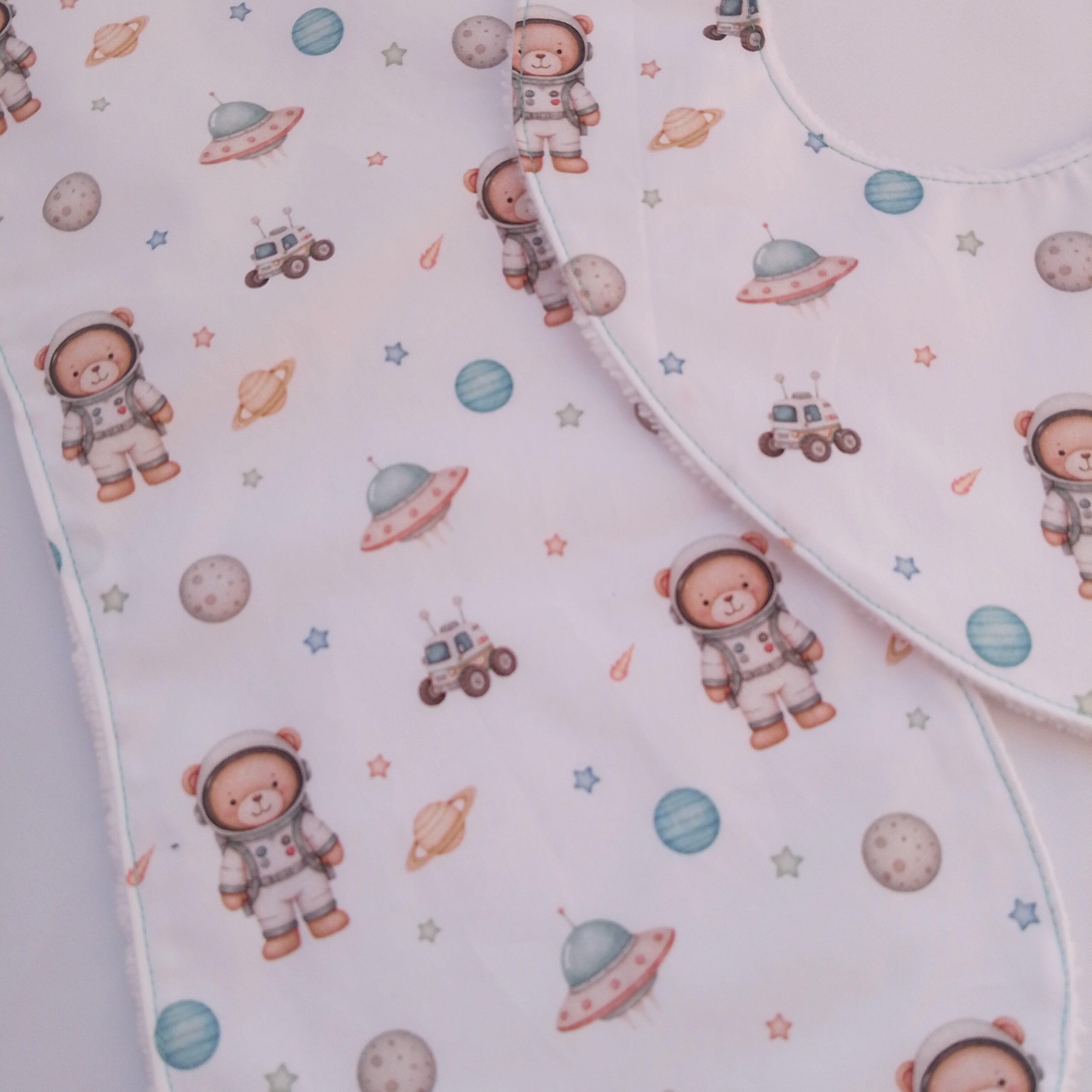Conjunto de Toalla Hombro y Babero Baba